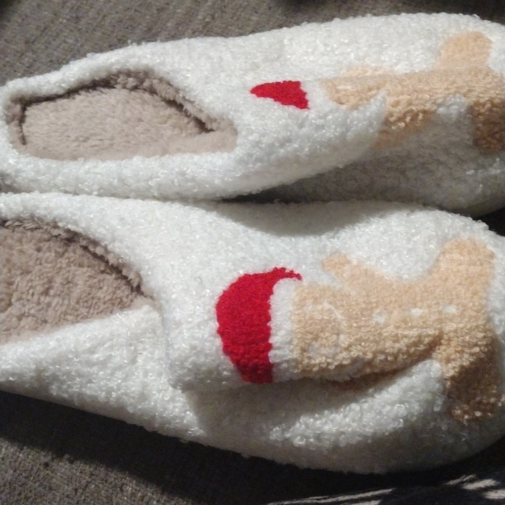 NWT Cozy Gingerbread Man Holiday Slippers White Size 9.5-10 - Picture 4 of 6